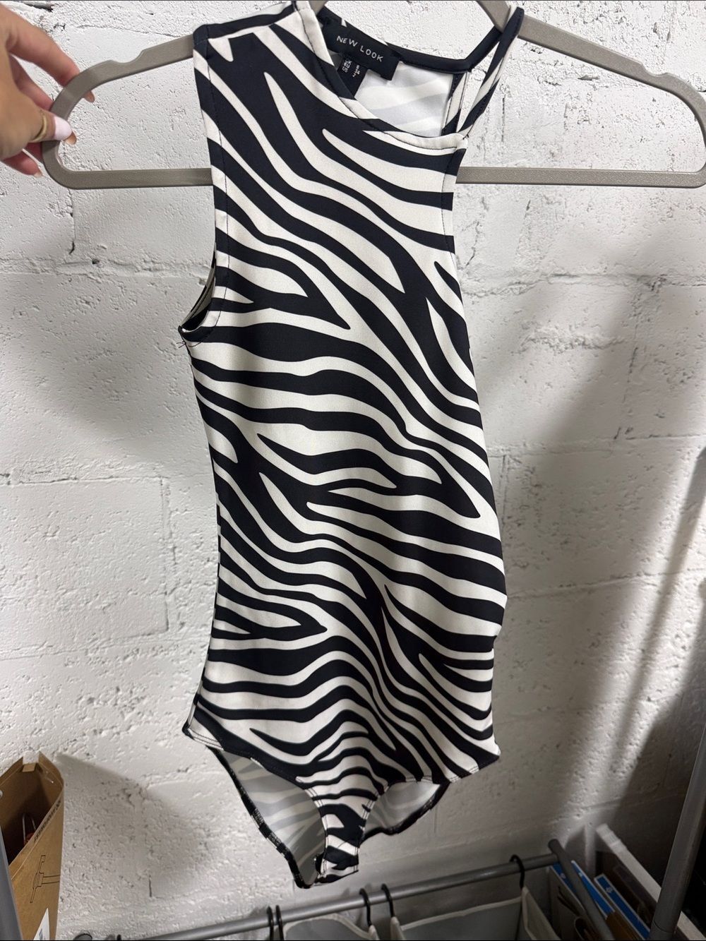 New Look Black & White Zebra-Print Sleeveless Bodysuit Size 2 - NWOT